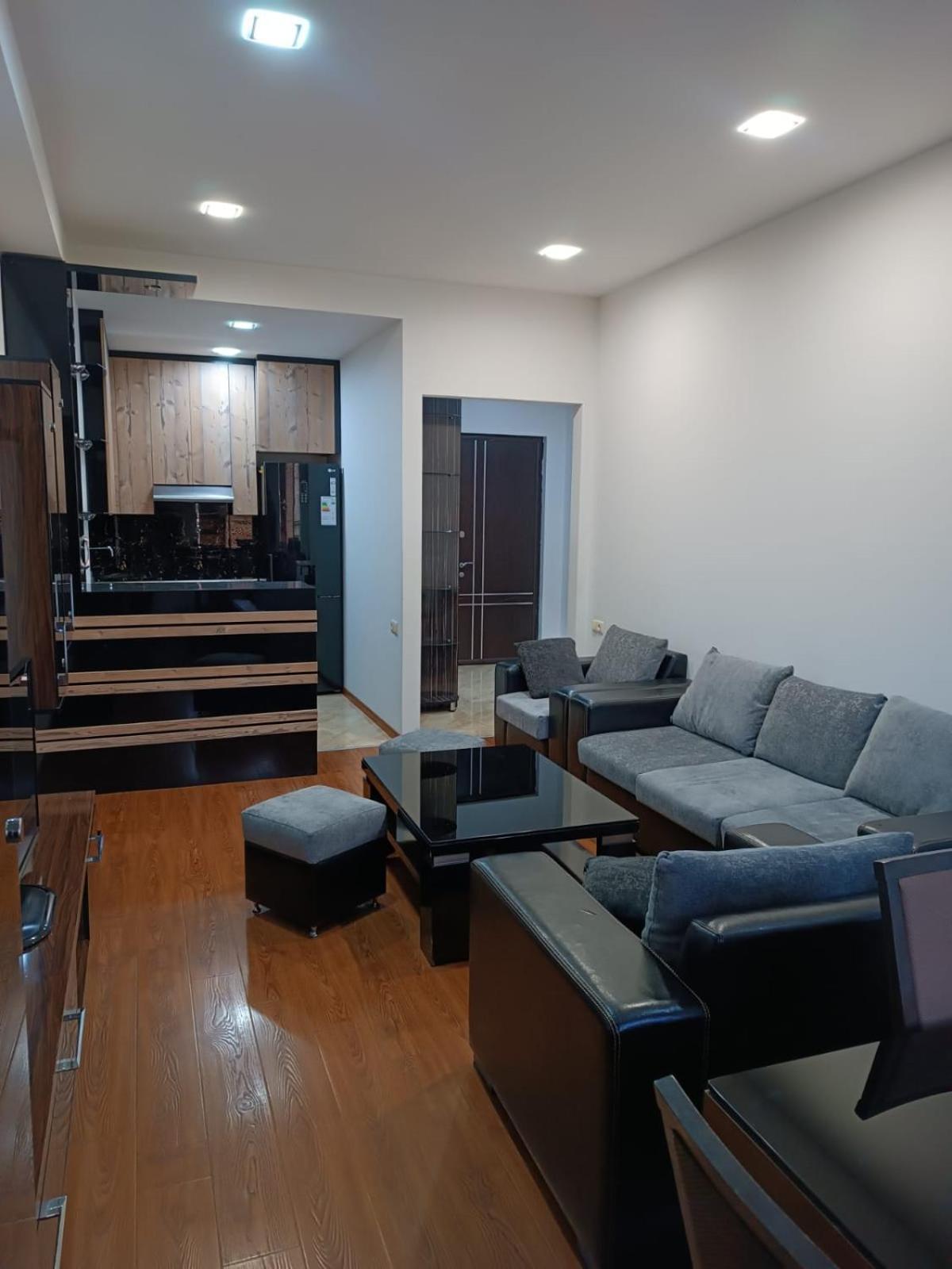 Rent Inn Yerevan On Buzand Street Bagian luar foto